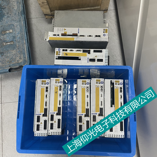 �ۏ��C�Ơ�Ħ�� Servostar 600�ŷ�������F15�S�޿�